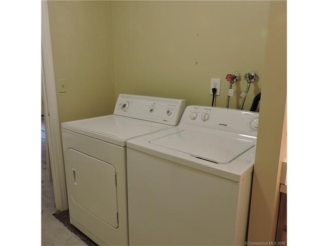82 Buddington Rd, Groton, CT 06340