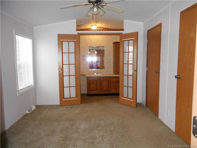 124 B St, Groton, CT 06340