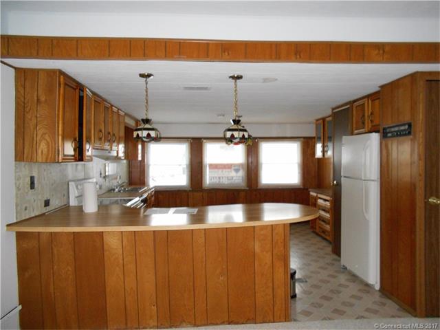 27 D St, Groton, CT 06340