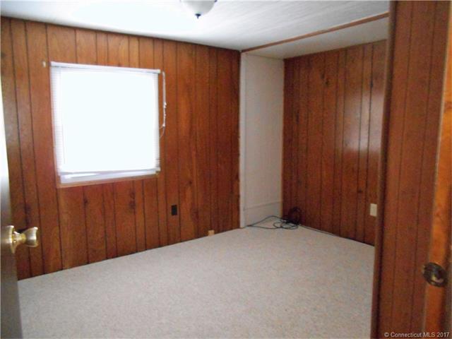 27 D St, Groton, CT 06340