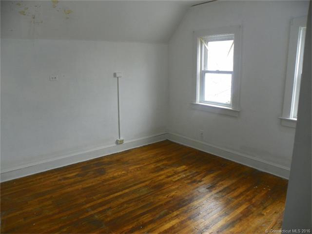 23 Cutler St, Groton, CT 06340