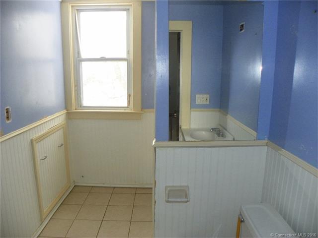 23 Cutler St, Groton, CT 06340