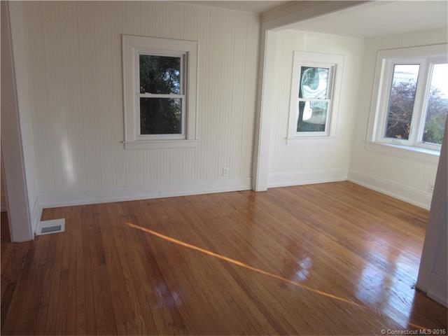80 Brandegee Ave, Groton, CT 06340
