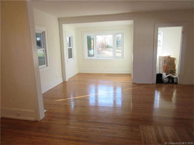 80 Brandegee Ave, Groton, CT 06340