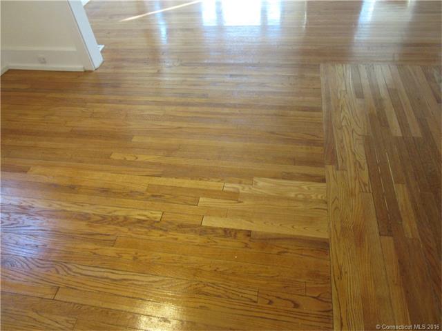 80 Brandegee Ave, Groton, CT 06340