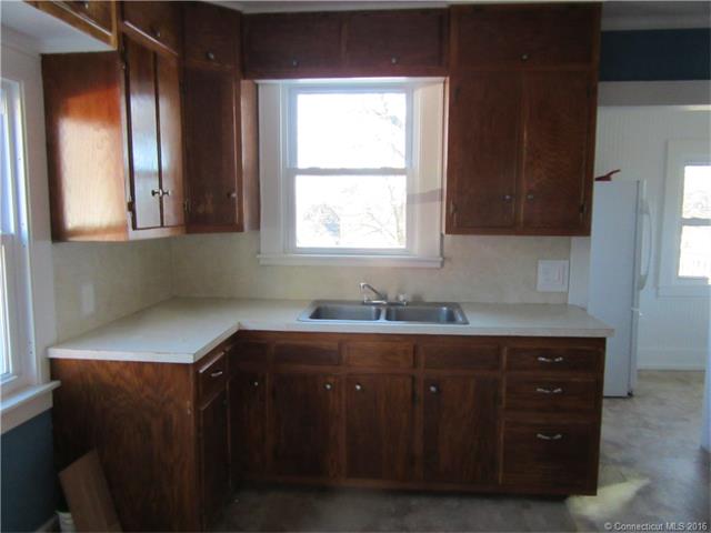 80 Brandegee Ave, Groton, CT 06340