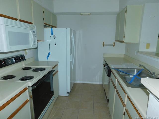 120 Spyglass Cir, Groton, CT 06340