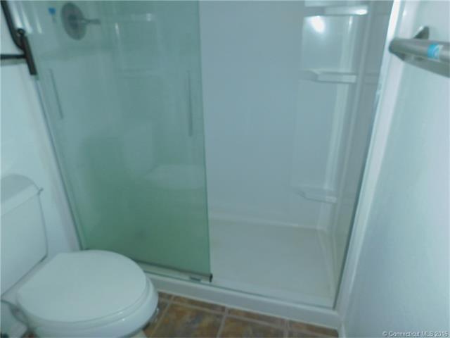 120 Spyglass Cir, Groton, CT 06340