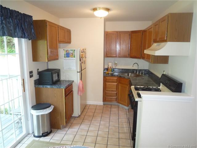 62 Thames Height Ln, Groton, CT 06340