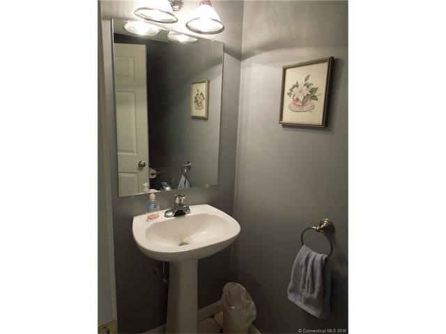 283Bridge St #3, Groton, CT 06340