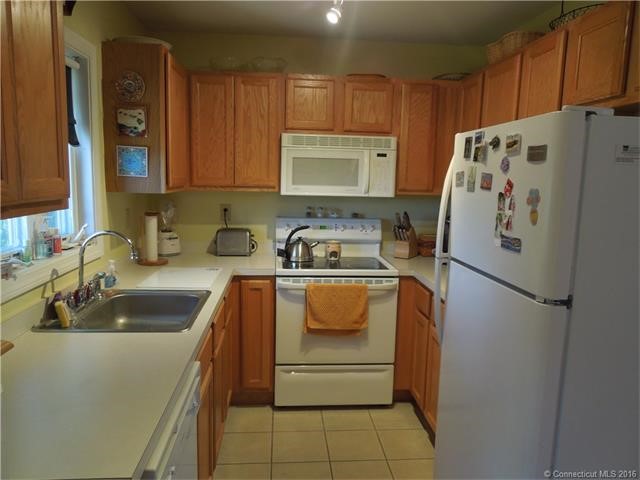 283Bridge St #3, Groton, CT 06340