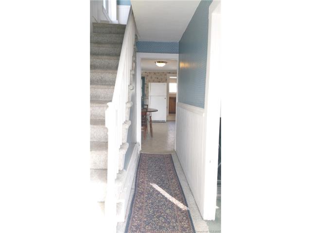 38 Hamilton Ave, Groton, CT 06340