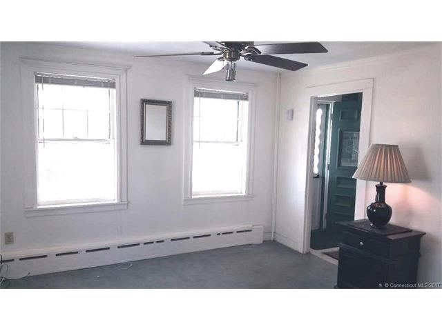 38 Hamilton Ave, Groton, CT 06340