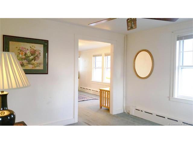 38 Hamilton Ave, Groton, CT 06340