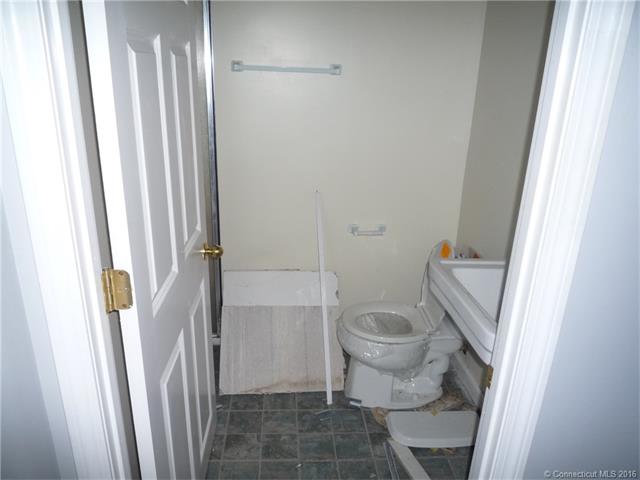 16 Bonnie St, Griswold, CT 06351