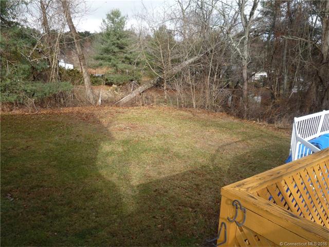 16 Bonnie St, Griswold, CT 06351