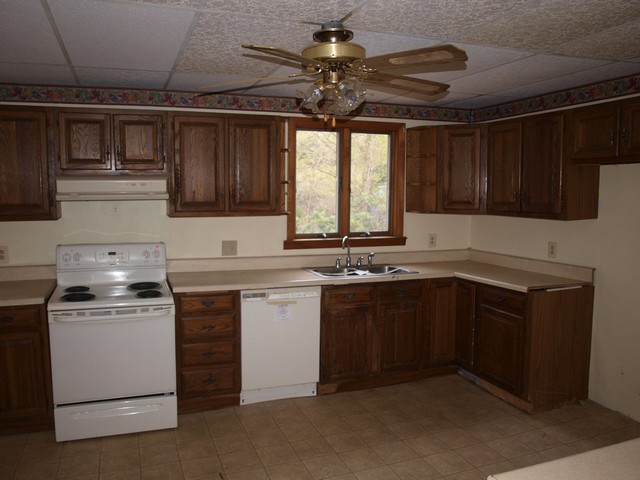 46 S Main StGriswold, CT, 06351New London County