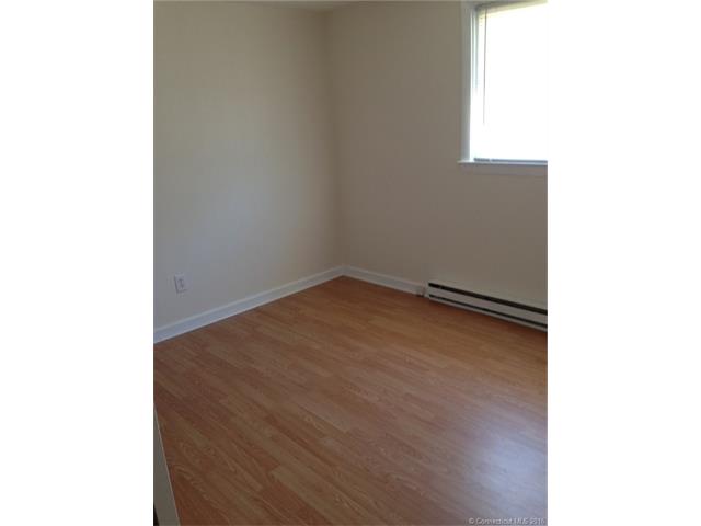 30 Arnio Drive, Plainfield, CT 06354
