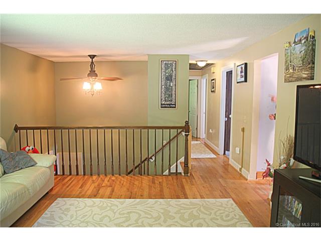 158 Lambtown Rd, Groton, CT 06355