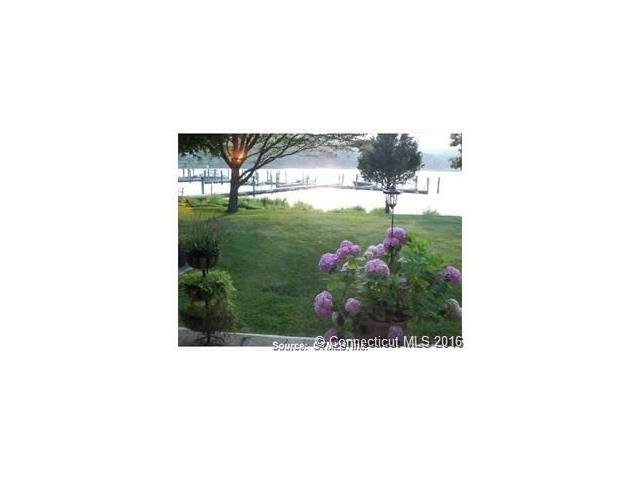 18 Whitehall Lndg, Stonington, CT 06355