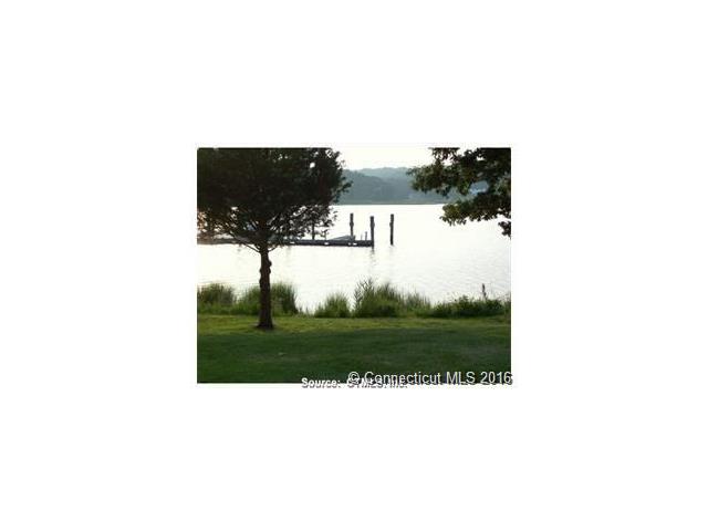 18 Whitehall Lndg, Stonington, CT 06355