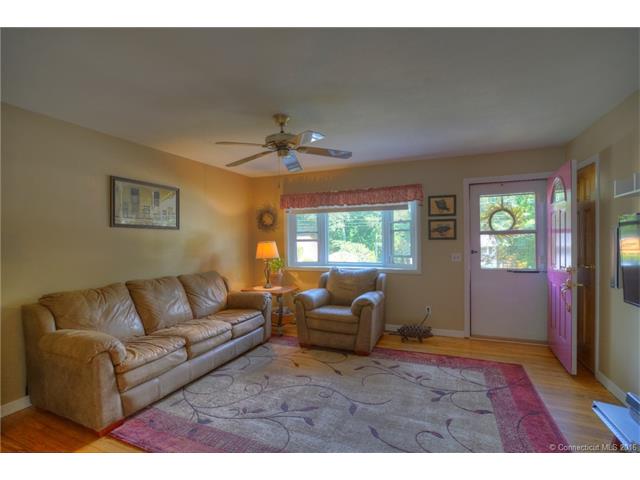 24 Bern Ct, Groton, CT 06355