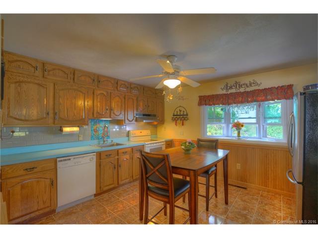 24 Bern Ct, Groton, CT 06355