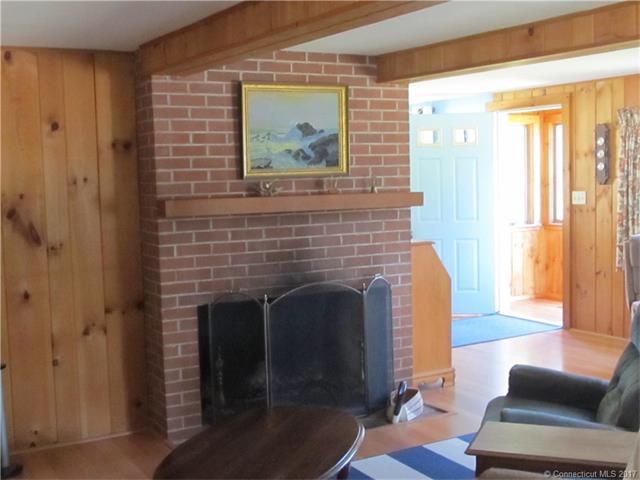 17 Osprey Rd, E Lyme, CT 06357