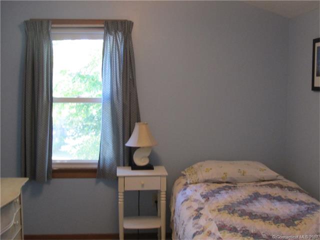 17 Osprey Rd, E Lyme, CT 06357