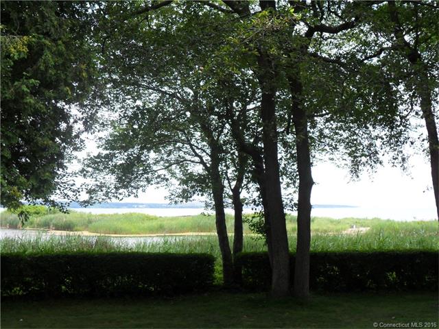 7Tyler Ct, E Lyme, CT 06357
