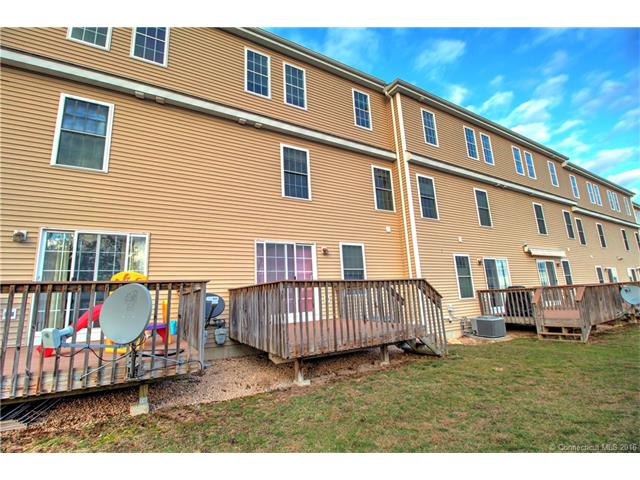 15 Freedom Way, E Lyme, CT 06357