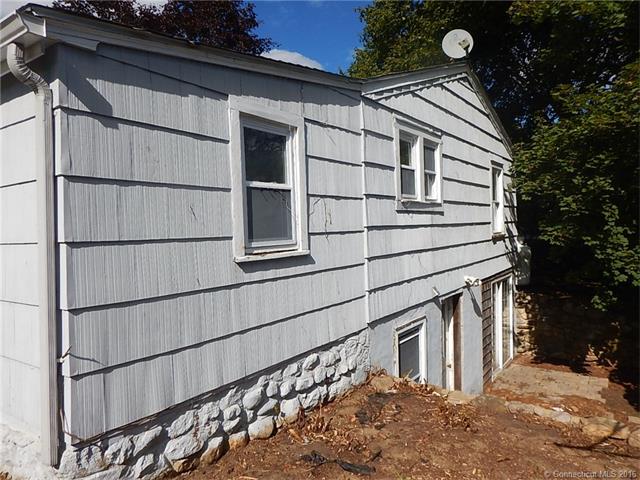 218 W Main St, E Lyme, CT 06357