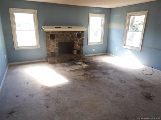 218 W Main St, E Lyme, CT 06357