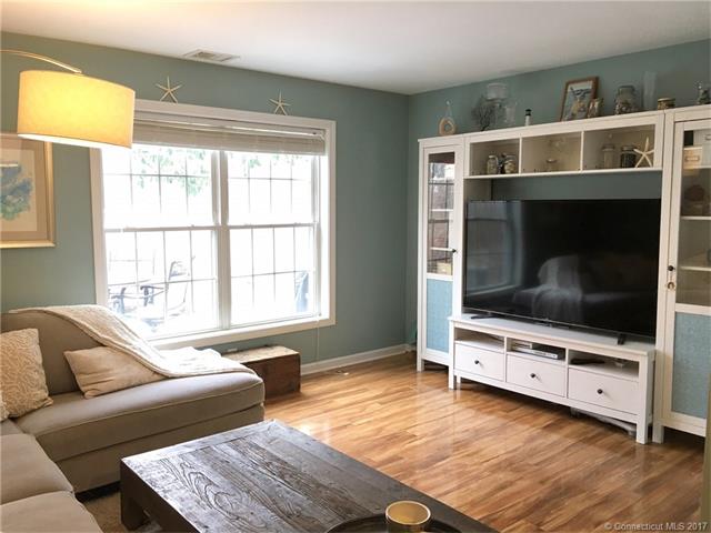 15Freedom Way #63, E Lyme, CT 06357