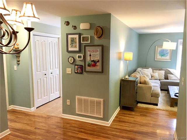 15Freedom Way #63, E Lyme, CT 06357