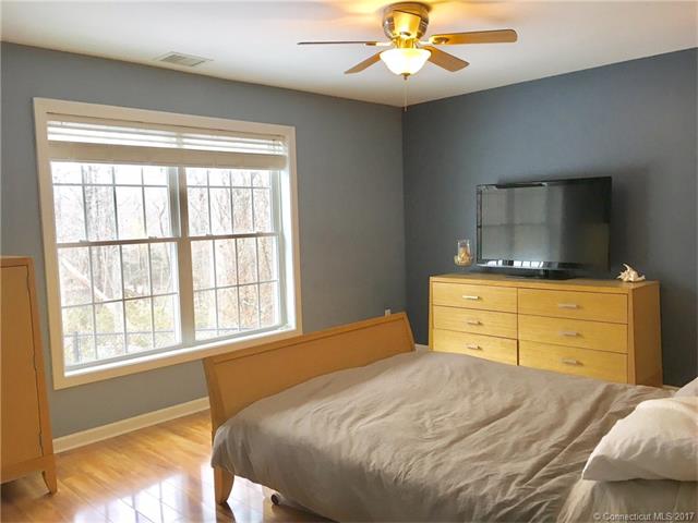 15Freedom Way #63, E Lyme, CT 06357