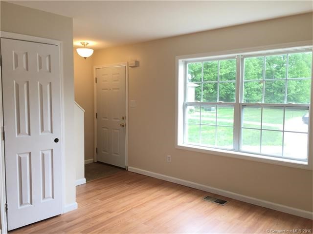 6Woods Drive #52, Norwich, CT 06360