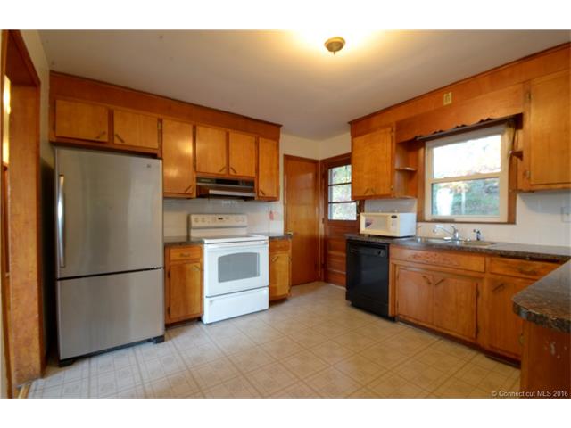 92 Lucas Park Rd, Norwich, CT 06360