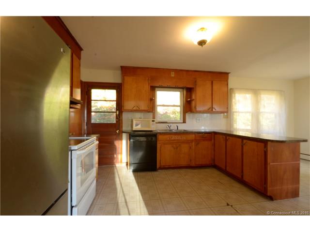 92 Lucas Park Rd, Norwich, CT 06360