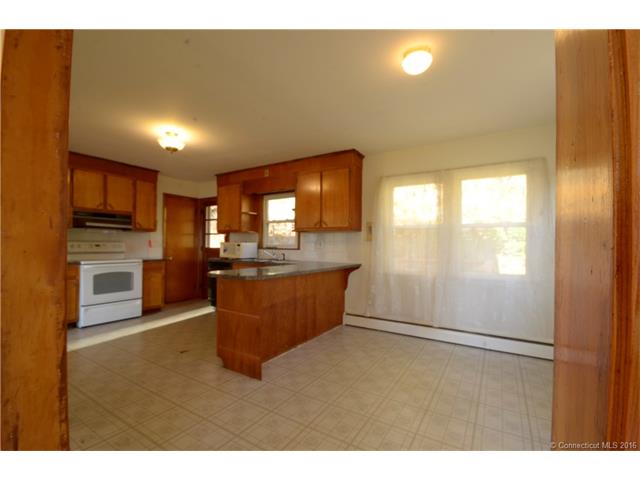 92 Lucas Park Rd, Norwich, CT 06360