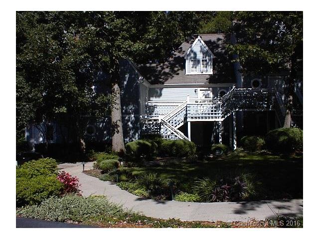 121 Old Pond Ln, Norwich, CT 06360