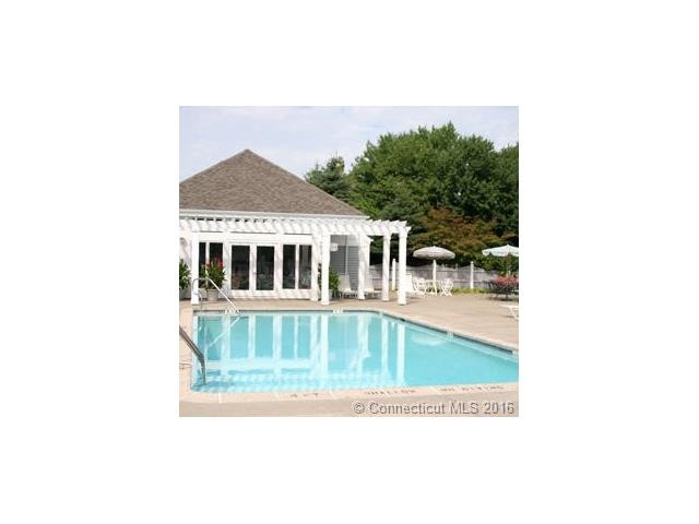 121 Old Pond Ln, Norwich, CT 06360