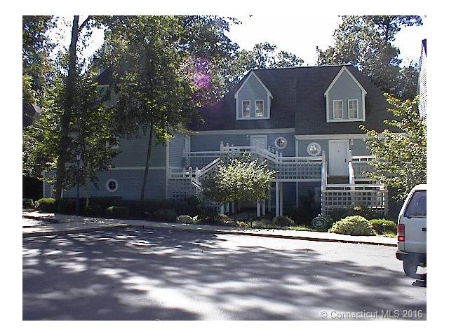911 Old Pond Ln, Norwich, CT 06360