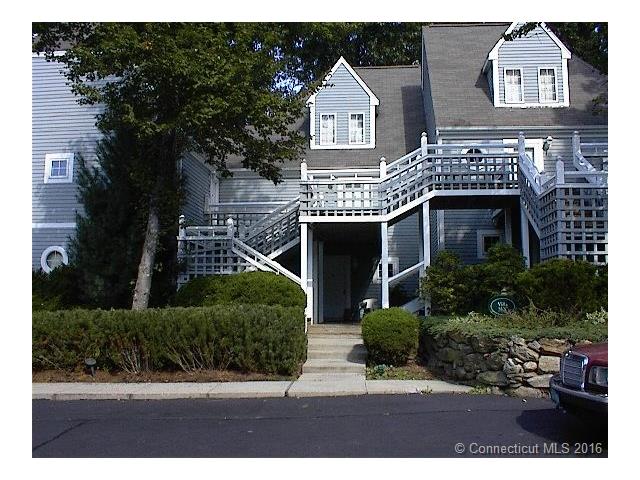 613 Old Pond Ln, Norwich, CT 06360