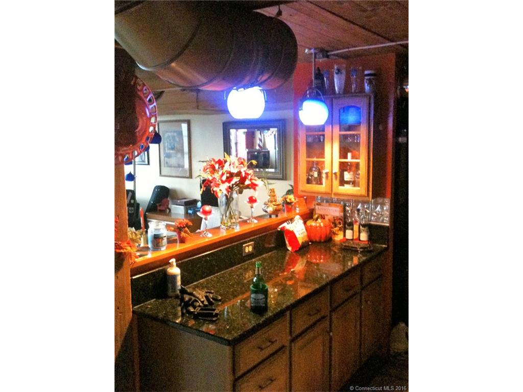 68 Thermos Ave, Norwich, CT 06360