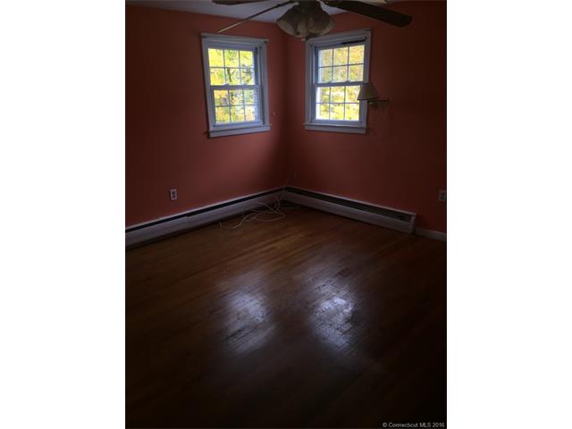 21 Ford Ave, Norwich, CT 06360