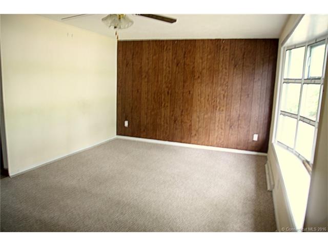 36 Wilmot Ave, Norwich, CT 06360