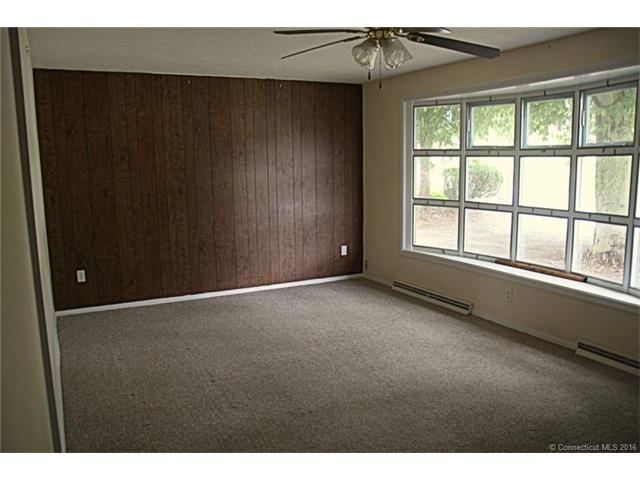 36 Wilmot Ave, Norwich, CT 06360