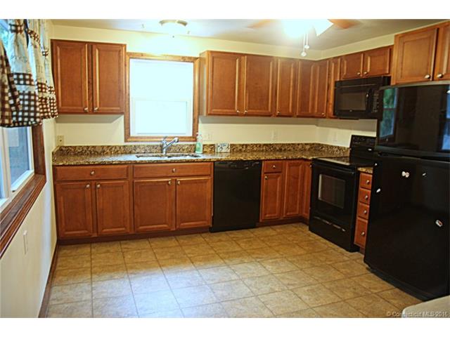 36 Wilmot Ave, Norwich, CT 06360