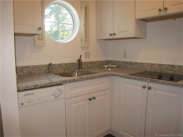 523 Old Pond Ln, Norwich, CT 06360